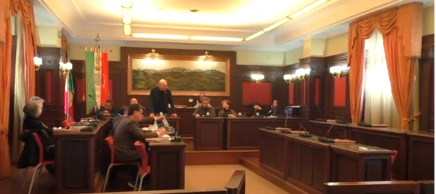 Consiglio comunale, opposizione assente:” Giusto epilogo di un’esperienza amministrativa inadeguata”