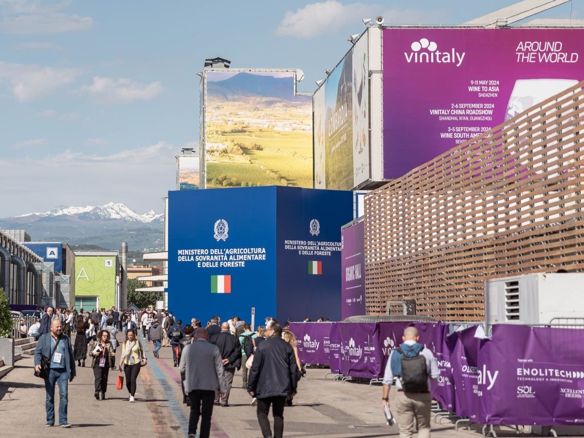 VINITALY – 101 espositori con la Camera di Commercio, Irpinia e Sannio motore della vitivinicoltura campana